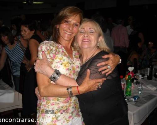 12904 94 EN EL CLUB DE LOS VIERNES FESTEJAMOS EL CUMPLE DE SIMPLEMENTEMUJER16 Y DESPEDIMOS EL AÑO