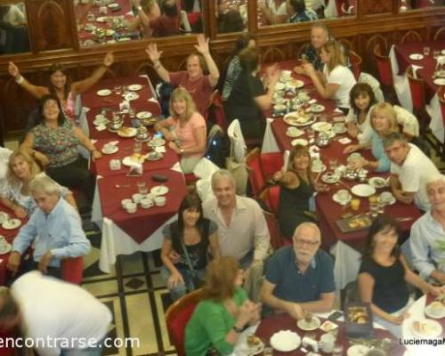 Que madrugón para poder desayunar! :) :Encuentro Grupal DESAYUNO EN LAS VIOLETAS 