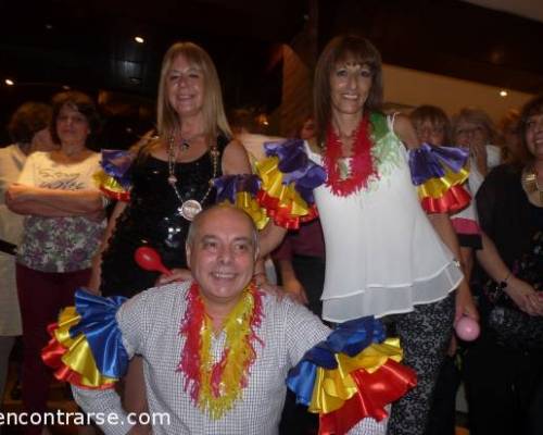 FELIZ CUMPLE AMIGOS QUERIDOS!!!! :Encuentro Grupal Cumple de ISA y DORIS en Champs Elysees!!