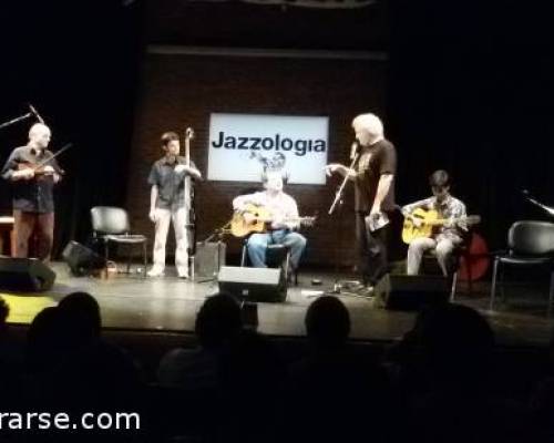 13620 25 JAZZOLOGÍA - XIII FESTIVAL INTERNACIONAL DJANGO ARGENTINA 2015