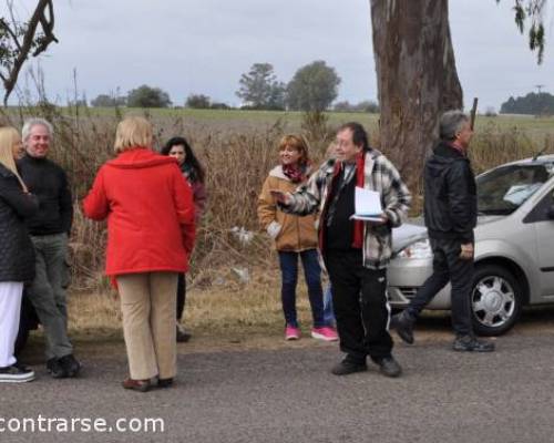 El Gran Jefe dando los últimos detalles y apaciguando los ánimos antes de llegar a destino. :Encuentro Grupal FIESTA NACIONAL DEL LOCRO Y LA EMPANADA