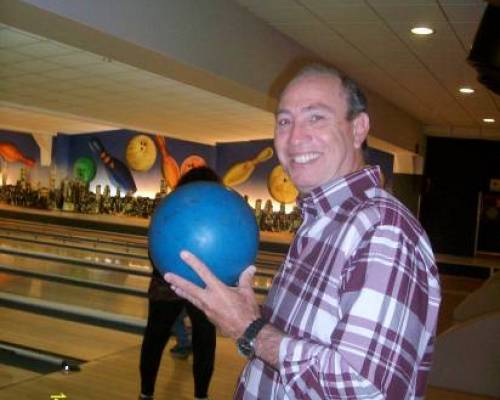 Hector, es una alegria que vengas a compartir nuestras tardes de bowling :Encuentro Grupal Venite a jugar Bowling, a pasarla de diez!!!