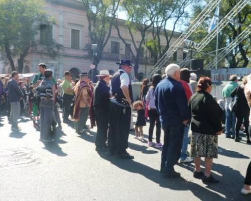 13736 20 FERIA DE MATADEROS y ALMUERZO LIBRE - POR LA JONES 