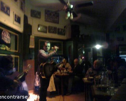 13906 22 ALFREDO PIRÓ CANTA EN EL BAR NOTABLE EL FARO DE VILLA URQUIZA