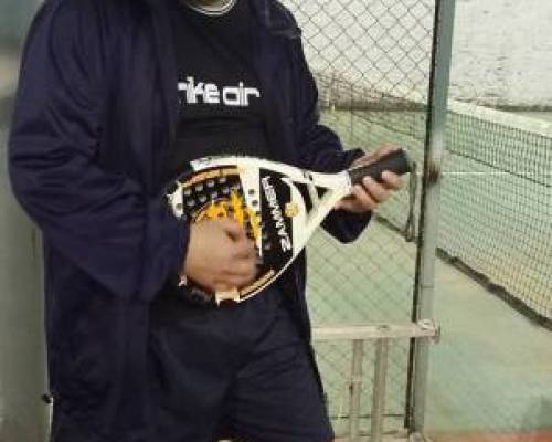 13974 14 **Jugamos al Padel ? **