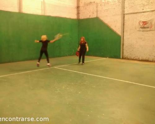 13974 16 **Jugamos al Padel ? **