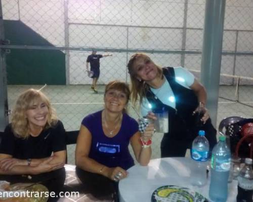 13974 22 **Jugamos al Padel ? **