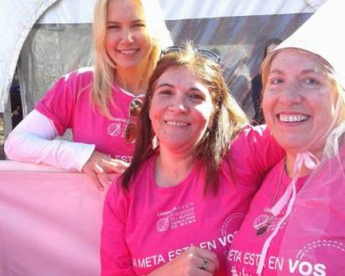 hermosas las 3! :Encuentro Grupal OTRO AÑO MAS!!!!!!CAMINATA AVON POR LA LUCHA CONTRA EL CANCER DE MAMA 2015