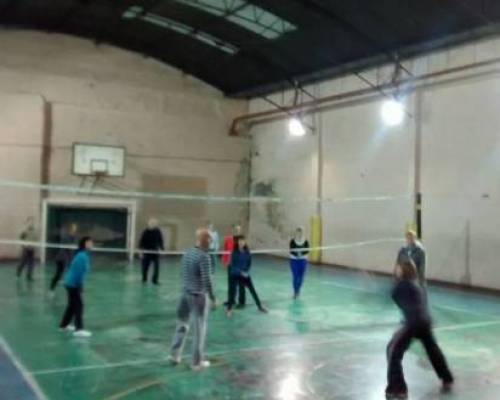 14020 12 No me dejen solo jugando al voley