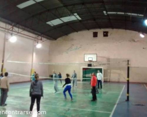 14020 13 No me dejen solo jugando al voley