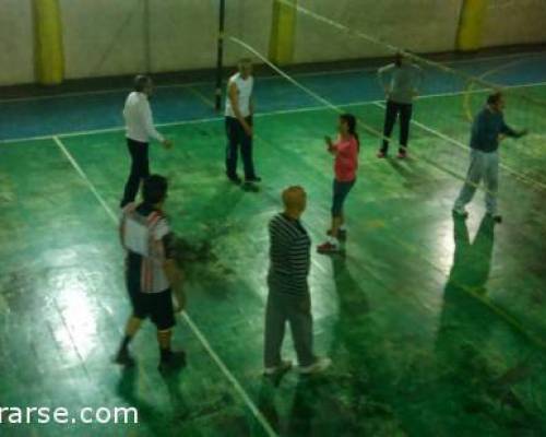 14090 15 No me dejen solo jugando al voley