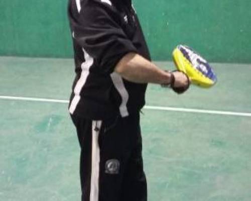 14129 48 **Jugamos al Padel ? **