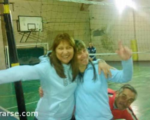 Chicas está de moda el celeste  :Encuentro Grupal No me dejen solo jugando al voley