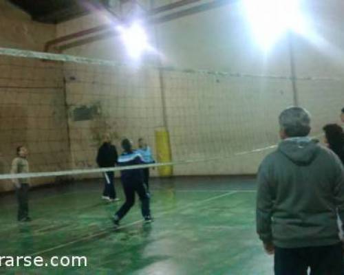 14162 5 No me dejen solo jugando al voley