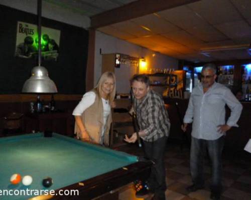 14190 44 Noche de domingo: POOL