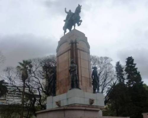 14200 7 MONUMENTARIA-Curiosidades de los Monumentos-de Recoleta a Palermo Chico por LA JONES 