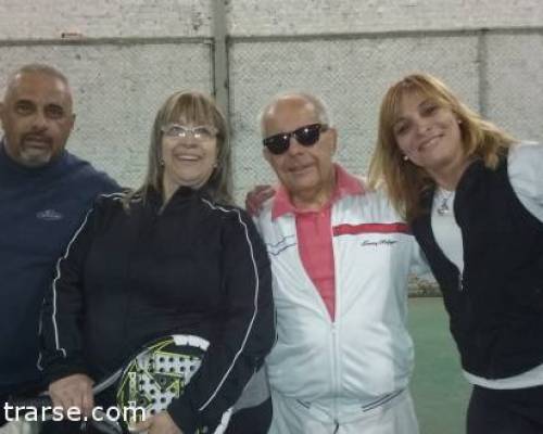 14218 2 **Jugamos al Padel ? **