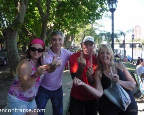 ups...jorge que brindis raro!!! Vivan los cumpleañeros!!! :Encuentro Grupal PICNIC A ORILLAS DEL RIO