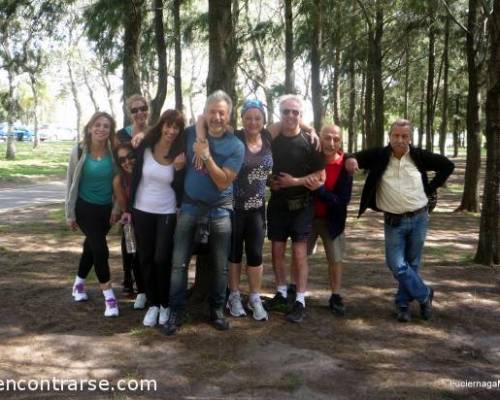 Manifieste las diferencias con la foto de arriba :Encuentro Grupal Arrancamos las caminatas para llegar al Uritorco