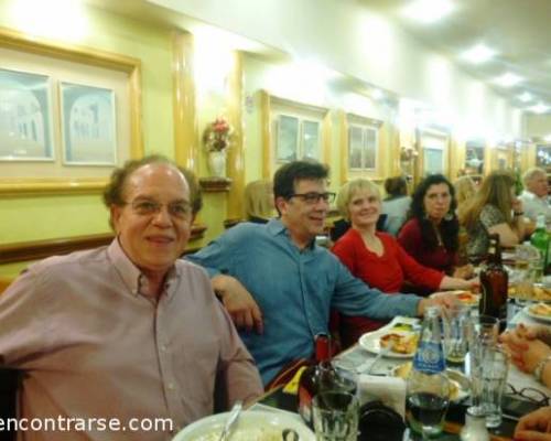 14413 9 CENA EN EL RESTAURANTE LA JUNTA DESPUES DE LA NOCHE DE LOS MUSEOS -LA JONES