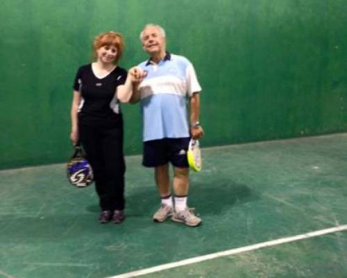 14422 19 **Jugamos al Padel ? **