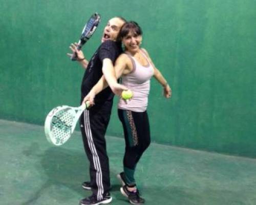 14422 24 **Jugamos al Padel ? **