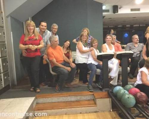 consigan bochas con agujero mas grande o saca puntas para mis dedos GRACIAS :Encuentro Grupal BOWLING .....VAMOS DE VUELTA ??????