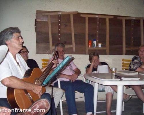 14713 10 COMIDA Y GUITARREADA EN LO DE MAJO