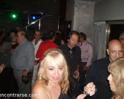 alma .besosi,,,joe,,,leone,,,rodolfo...charlando..bailando...un poco de todo jajajaja :Encuentro Grupal SI TE QUEDAS EN BS.AS VENITE A DEVOTO A BAILAR Y FESTEJAR EL CUMPLE DE UNA PERSONA MUY QUERIDA EN LA PAGINA ..LUDAVITO...