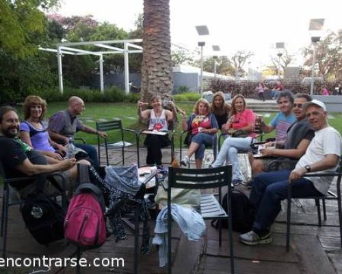 Después de la caminata, la merienda al aire libre, charla y risas. Una tarde de domingo espectacular. Gracias a todos  :Encuentro Grupal CAMINATA POR LOS LAGOS