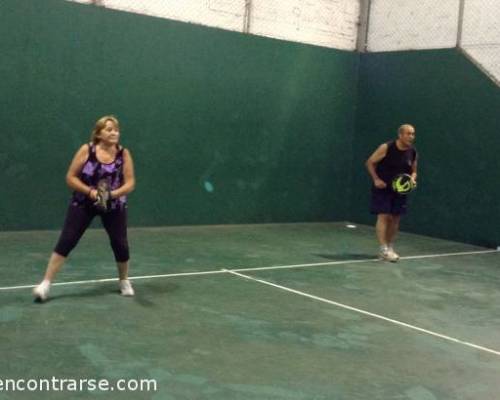 14906 12 **Jugamos al Padel ? **