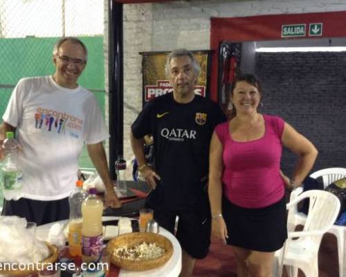 14907 10 **Jugamos al Padel ? **