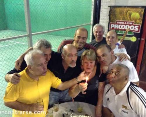 14907 44 **Jugamos al Padel ? **