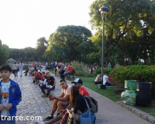 14908 8 PARQUE CENTENARIO: PASEO POR EL LAGO > DOMINGO A LA TARDE