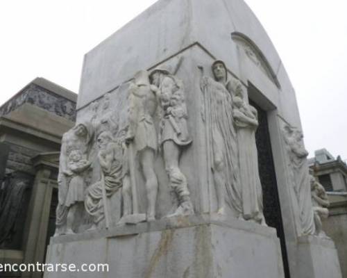 14923 12 CEMENTERIO DE LA RECOLETA POR LA JONES