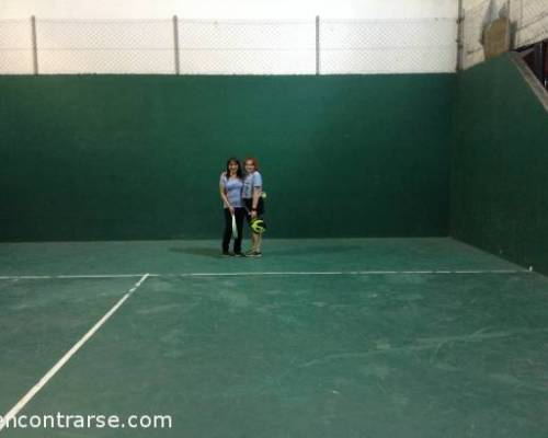 14948 34 **Jugamos al Padel ? **