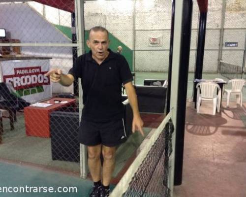 14948 39 **Jugamos al Padel ? **