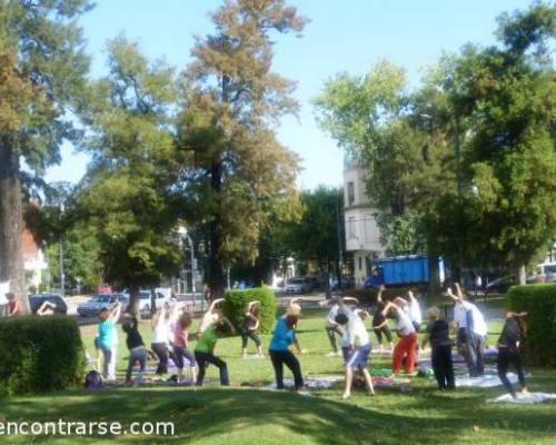 14952 5 Yoga Gratis en Plaza Arenales!