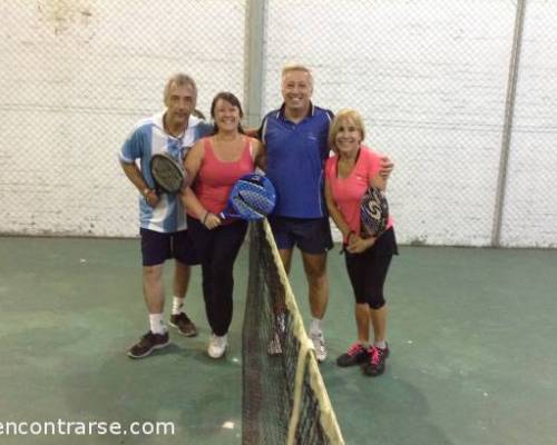 15062 11 **Jugamos al Padel ? **