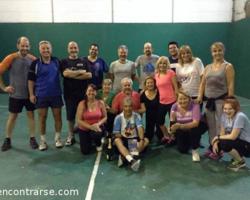 15062 28 **Jugamos al Padel ? **