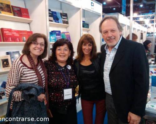 con María, Adri, Dorys en el stand de Adridanzarina :Encuentro Grupal Mi segundo "Alumbramiento"