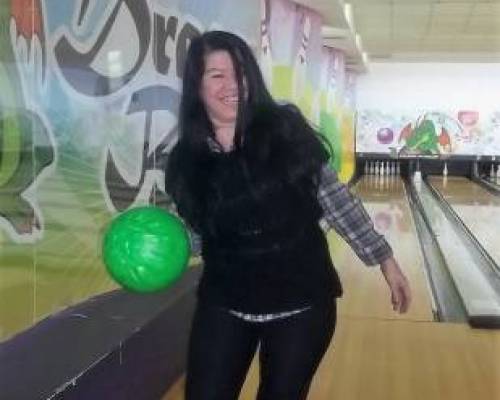 Bien Trini, siempre alegre y simpática mi amiga :Encuentro Grupal Ahora, Bowling en Avellaneda !!!