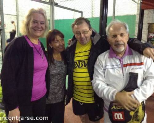 15120 6 **Jugamos al Padel ? **