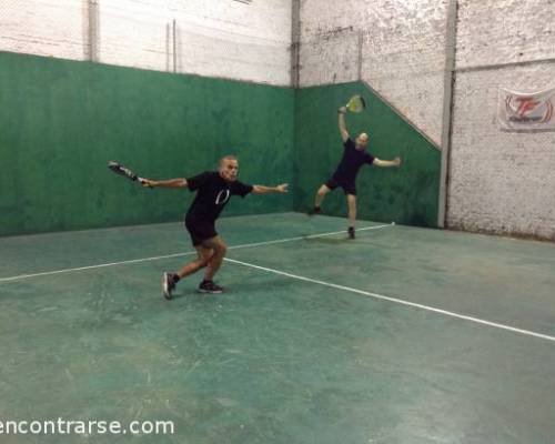 15120 8 **Jugamos al Padel ? **