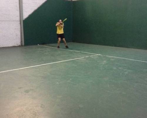 15171 9 **Jugamos al Padel ? **