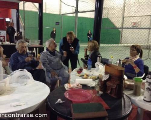 15230 11 **Jugamos al Padel ? **