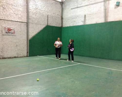 15230 15 **Jugamos al Padel ? **