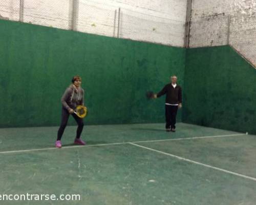 15230 7 **Jugamos al Padel ? **