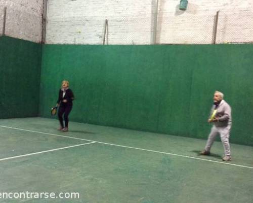 15230 8 **Jugamos al Padel ? **