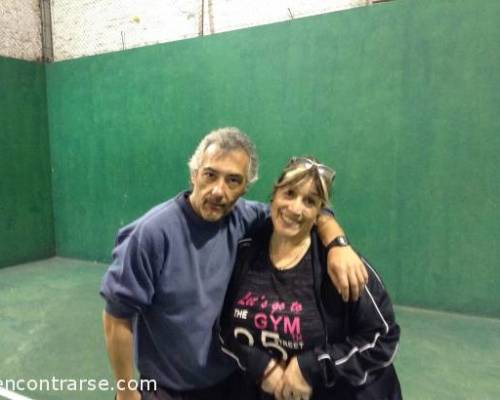 15231 60 **Jugamos al Padel ? **